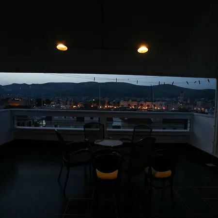 アパート Antique