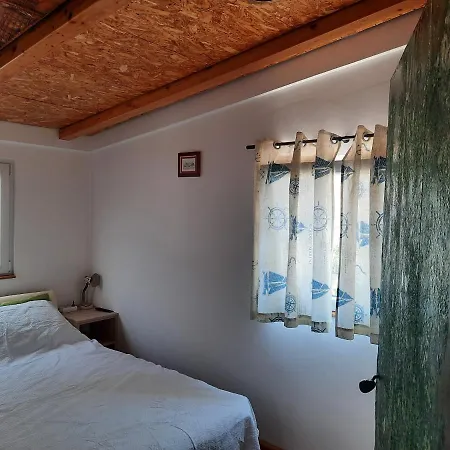 Antique アパート トロギール